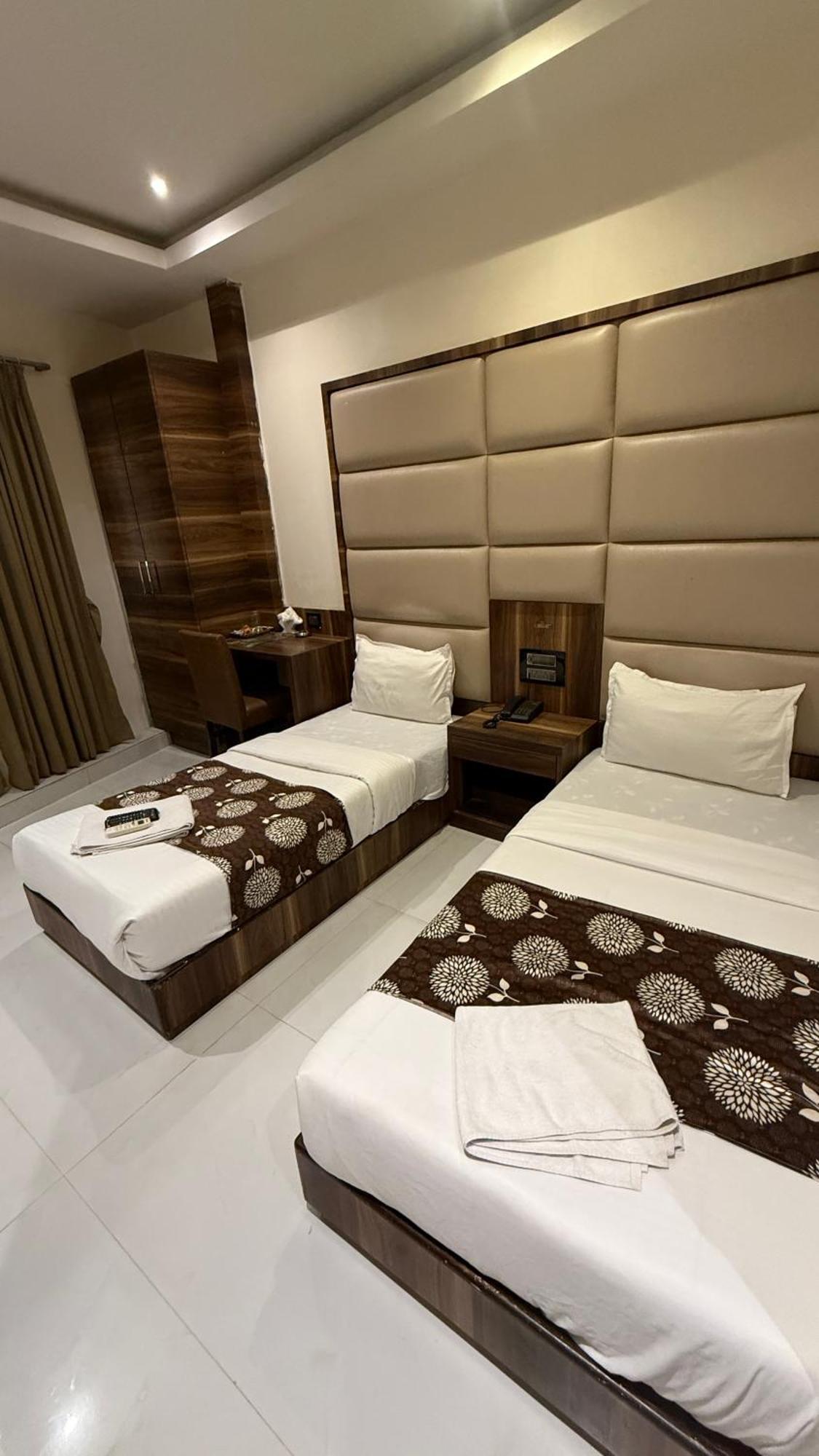 M E R I T O N Hotel T-2 Βομβάη Εξωτερικό φωτογραφία