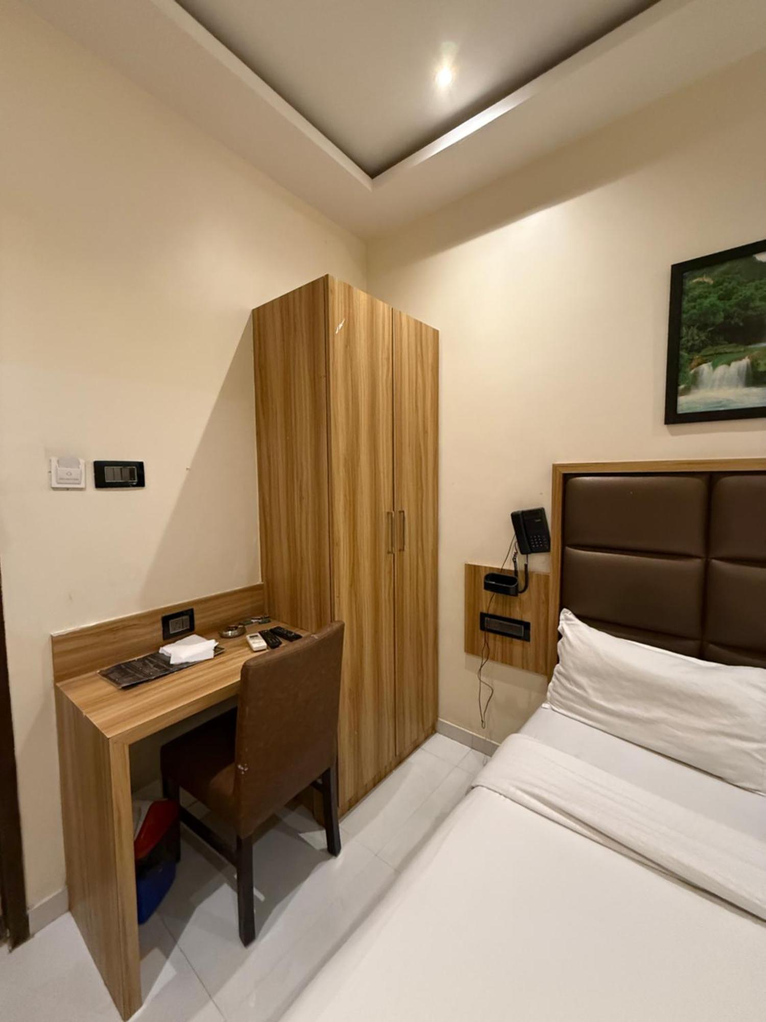 M E R I T O N Hotel T-2 Βομβάη Εξωτερικό φωτογραφία